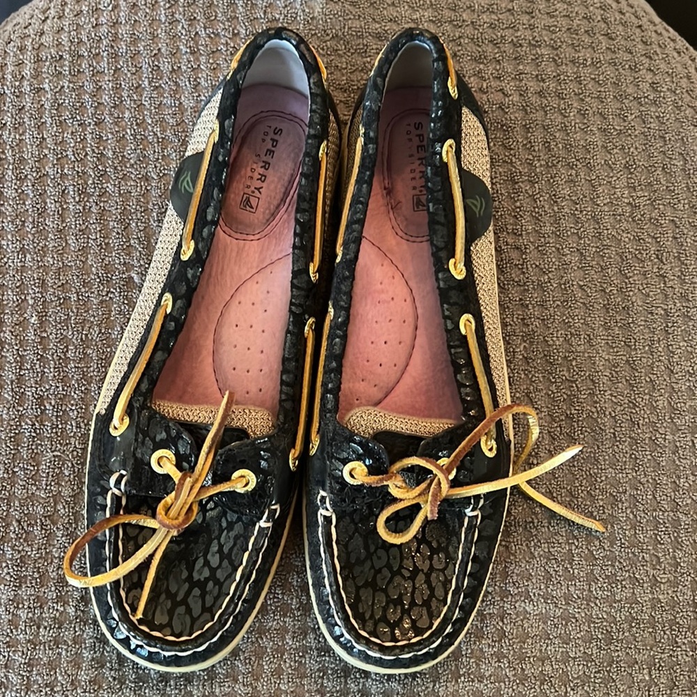 Sperry top slides